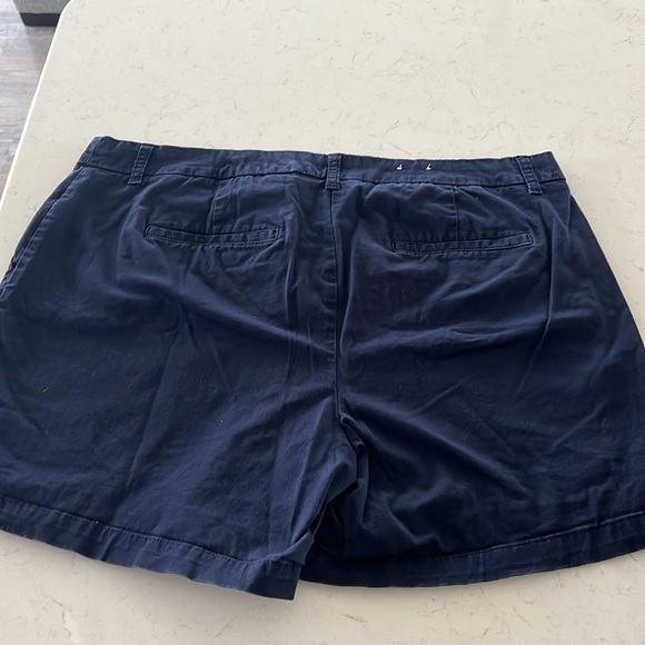 Crown and Ivy navy shorts. 18W. - Picture 2 of 2
